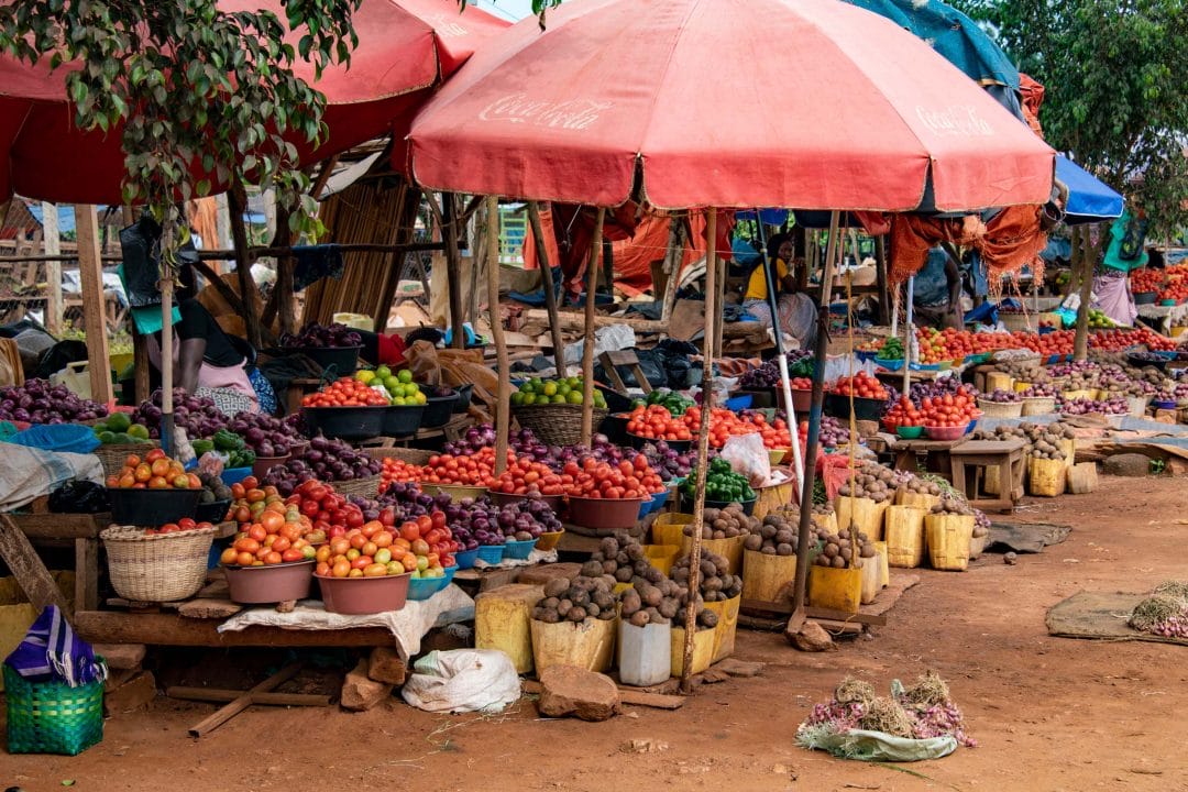 Uganda_Entebbe_Markt_Klueger_Reisen